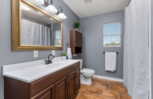 Bacliff Apartment | Seaside Charm & Bayfront Dreams: Sunnyside Retreat