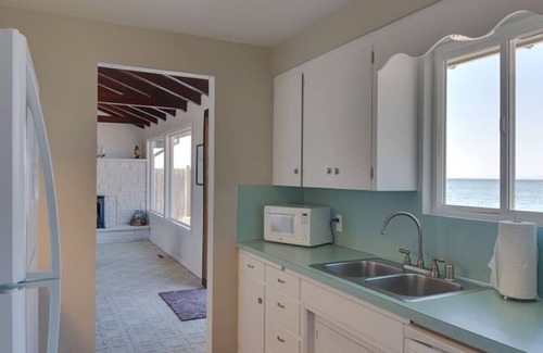 Sequim House | Seaside Cottage - Delightful cottage on Dungeness Bay