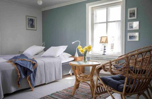 Etelainen District Apartment | Seaside Cottage in Suomenlinna Island