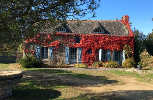 Plouhinec Cottage | Seaside Cottage with a Large Terrace and Garden