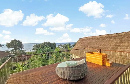 Dencarik Cabin | Seaside Designer Treehouse ~ Stunning Views ~ Pool