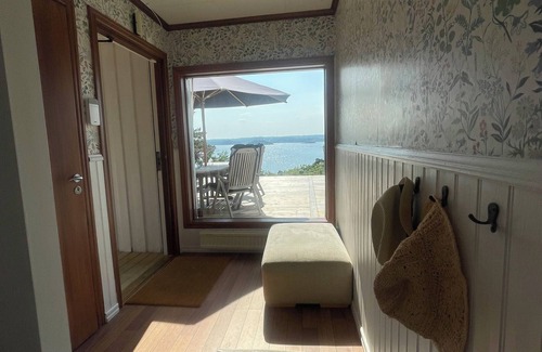 Ljungskile House | Seaside Dream With Jetty & Guest Cottage