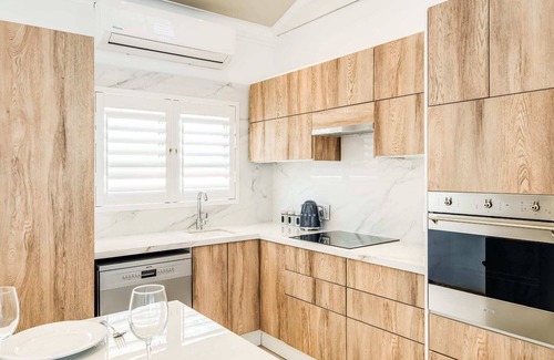 Camps Bay Apartment | Seaside Escape Apartment Sea La View