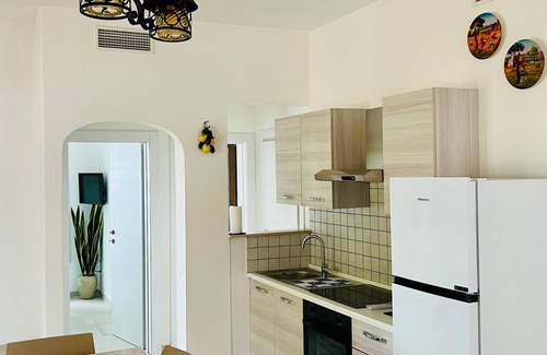 Taranto Villa | Seaside Escape with Stunning Views – Steps from Taranto’s Best Beaches!