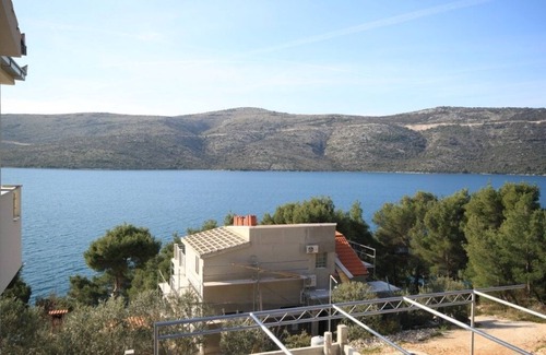 Poljica House | Seaside family friendly house with a swimming pool Poljica, Trogir (K-8661)