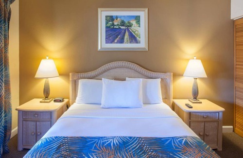 Palm Coast Hotel | Seaside Getaway! Two Stylish Accommodations with Pool Access!
