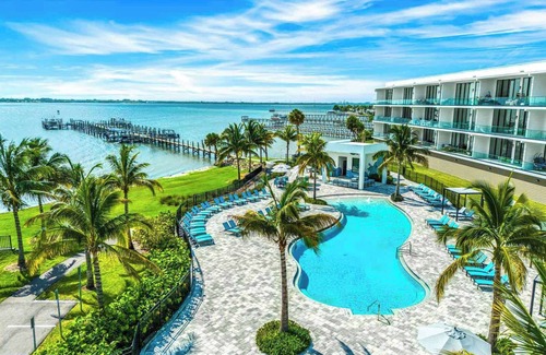 Melbourne Beach House | Seaside Haven | Beach Home w Princess BR, Pool, Theater, Arcade, Game Rm