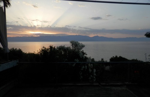 Aipeia House | Seaside house 110m2 - Beachfront