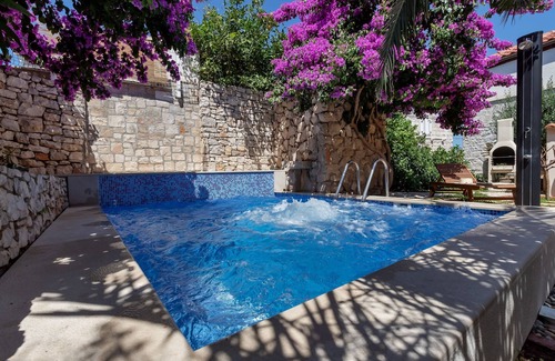 Sutivan House | Seaside house with a swimming pool Sutivan, Brač (K-16300)