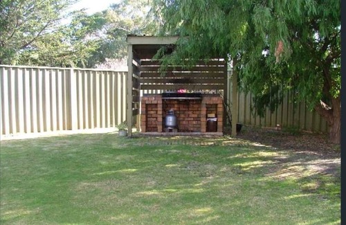 Kangaroo Island Apartment | Seaside Lodge in Esplanade in Buller St. Kingscote-Sale now-Cheapest in K.I.