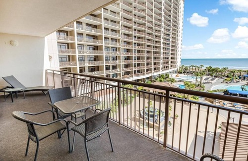 Windy Hill Condo | Seaside Penthouse Retreat: 3-Bedroom Condo with Four Flat Screen TVs
