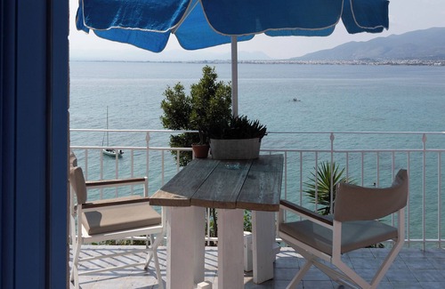 Paralia Vergas House | Seaside retreat Apartment in Almyros, Kalamata
