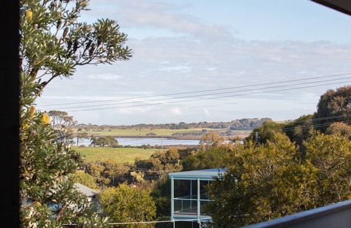 Rhyll House | Seaside Retreat in Rhyll