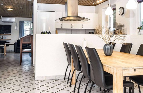 Fjellerup House | Seaside Retreat with Pool - By Traum Ferienwohnungen