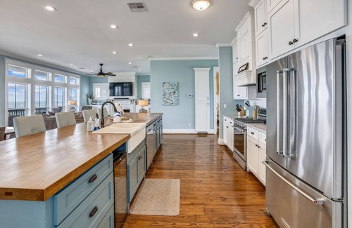 Miramar House | Seaside Sanctuary | Pet Friendly, Beach Front!