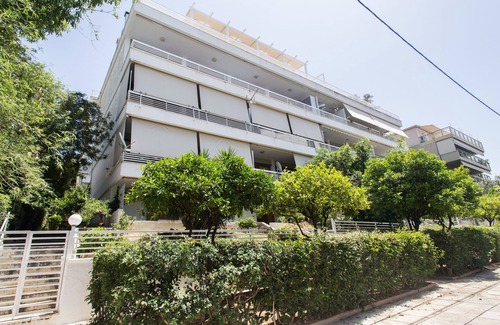 Vouliagmeni Apartment | Seaside Secret by BluPine