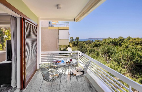 Vouliagmeni Apartment | Seaside Secret by BluPine