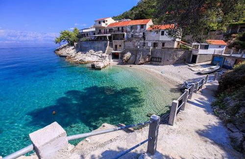 Gdinj Apartment | Seaside secluded apartments Cove Pobij, Hvar - 7506