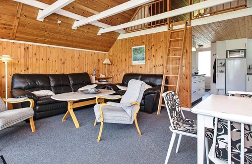 Dannemare House | Seaside Serenity in Hummingen-By Traum