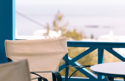 Megas Gialos House | Seaside Serenity: Sea View House