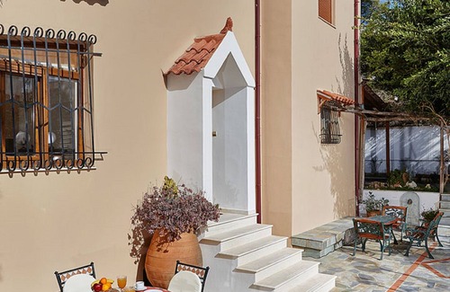 Karteros House | Seaside Serenity Stay