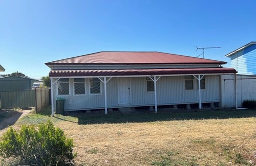 Moorowie House | Seaside shack on the empty beachfront remote, only 12 mins from Yorktown.