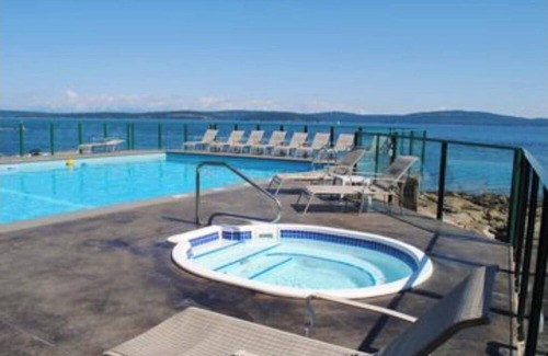 North Oyster Apartment | Seaside Snug at Inn of the Sea