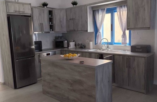 Lukove Condo | Seaside Soul-Sunset Comfort Home
