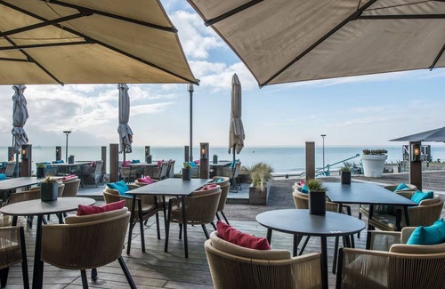 Vlissingen Hotel | Seaside Stay with Panoramic Sea Views & Steps from the Beach! Free Breakfast