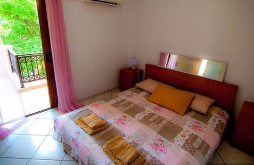 Ireon Apartment | Seaside studio in Ireo with a breathtaking view