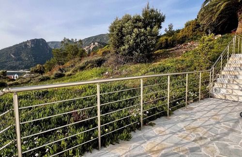 Avlakia Apartment | Seaside studio with private terrace