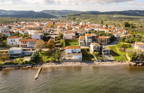 Nea Koroni House | Seaside Sunny Escape - Ideal Cozy Getaway
