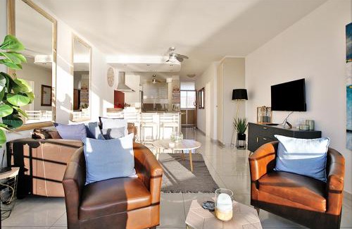 Strand Apartment | Seaside Sunsets
