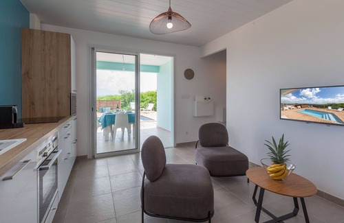 Les Jalna Villa | SeaSide: Superb new villa with pool and sea view
