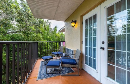 Dunedin Apartment | Seaside Top Floor Condo