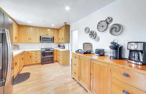 Seaside House | Seaside Vacation Rental w/Patio Near Monterey Bay