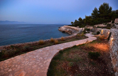 Katsimatika Villa | Seaside villa Dinos: mediterranean gardens, private sea access