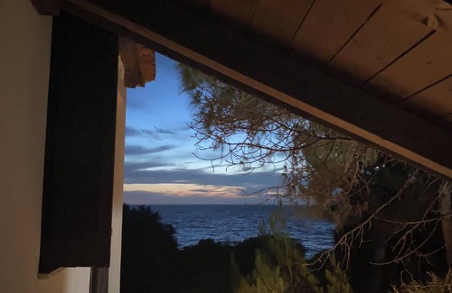 Kiparissia Villa | Seaside villa in Kyparissia, Peloponnese — Direct access to the beach below