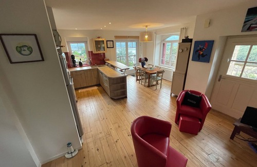 Becleguer Villa | Seaside villa next to the GR34