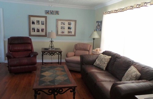 Woodland Estates House | Seasonal Canal Front/Crystal River (3 Mo - 6 mo) 3 Bed/2 Bath 407-401-4684