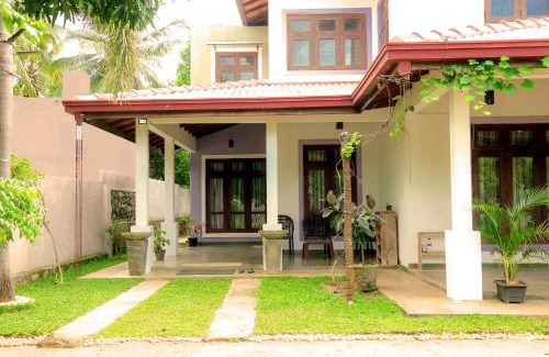 Dambulla Bed & Breakfast | Seasons Villa Sigiriya, Sri Lanka