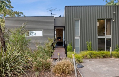 Lorne House | Seasoon - Peaceful Slice Of Paradise
