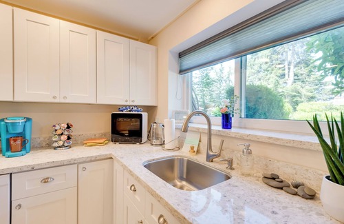 Kenmore House | Seattle-Area Studio, 2 Mi to St Edward State Park!