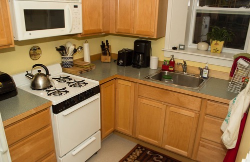Wallingford Apartment | Seattle at its Best - a Great Neighborhood for Walking!