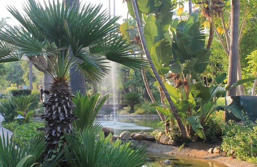 New Golden Mile Apartment | Seaview 2 Bedroom Family Apartment.Walk To The Beach And Amenities