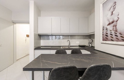 Qender Apartment | Seaview Apartment in the Center of Saranda