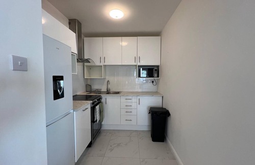Onchan House | Seaview Apartment Onchan (5 mins from Douglas)- Sleeps 4, Fast WiFi
