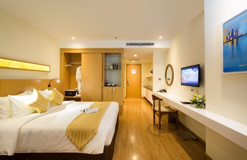 Tran Phu Beach Apartment | Seaview Beachfront Budget Studio in Beachfront Condotel