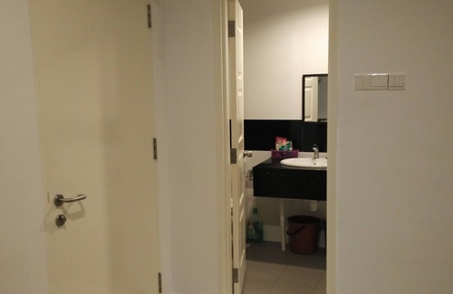 Downtown George Town Condo | Seaview Condo with Car Park