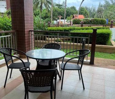 Kram Apartment | Seaview Condominium B15